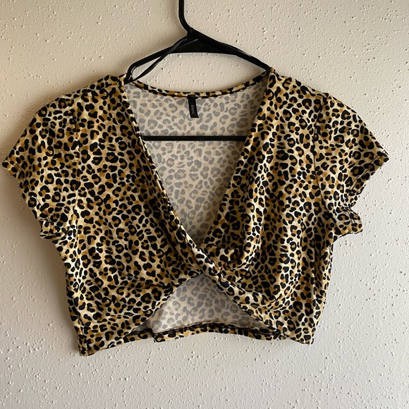 leopard twisted cropped blouse - Picture 5 of 6